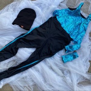 Hiphop dance costume.